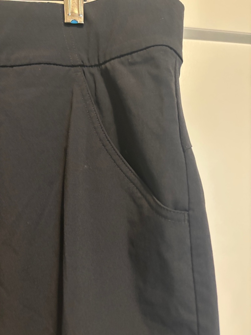 Columbia quick dry Pull-On capris - Picture 2 of 7
